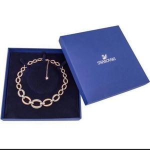 Swarovski pendant necklace.The white crystal Swarovski pendant necklace.